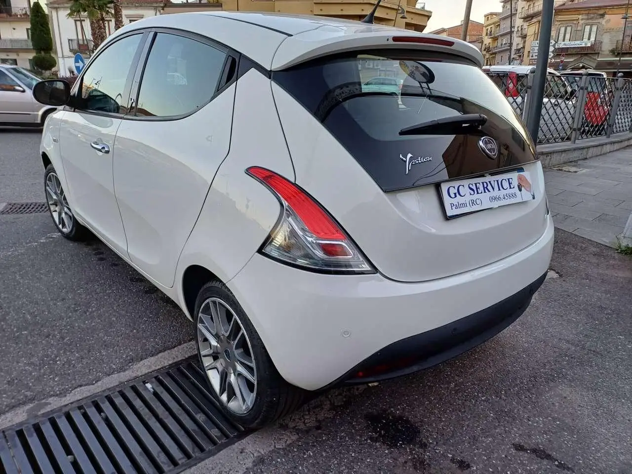 Photo 1 : Lancia Ypsilon 2017 Diesel