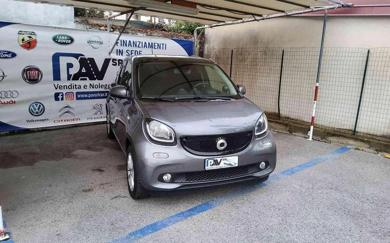 Photo 1 : Smart Forfour 2019 Petrol