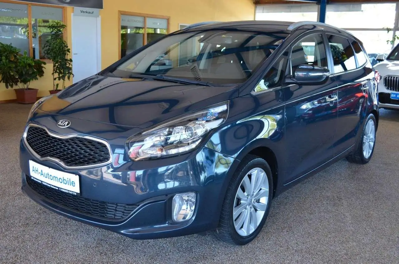 Photo 1 : Kia Carens 2017 Petrol