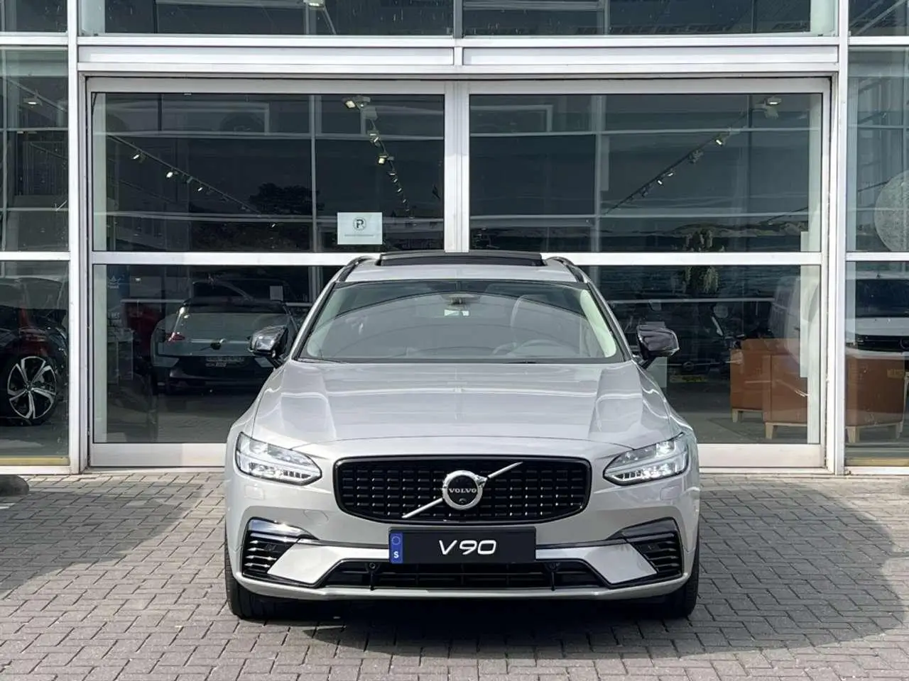 Photo 1 : Volvo V90 2024 Hybride