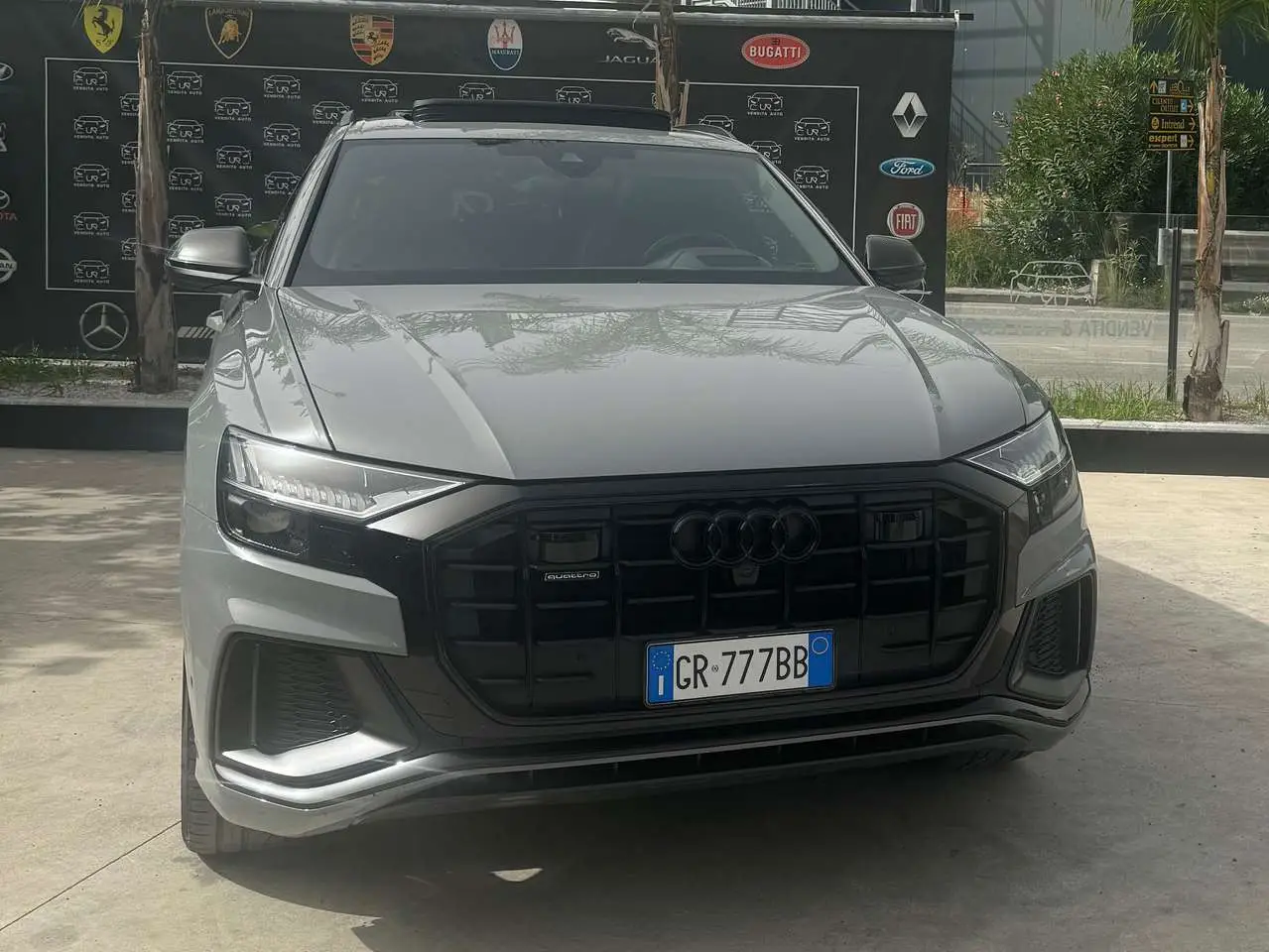 Photo 1 : Audi Q8 2023 Hybride