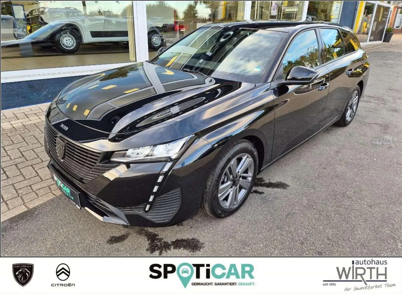 Photo 1 : Peugeot 308 2024 Petrol