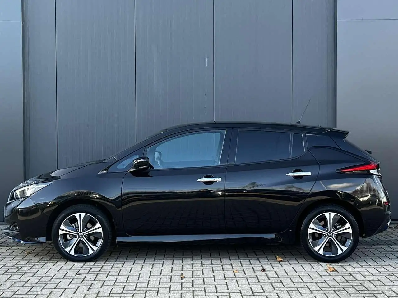 Photo 1 : Nissan Leaf 2021 Electric