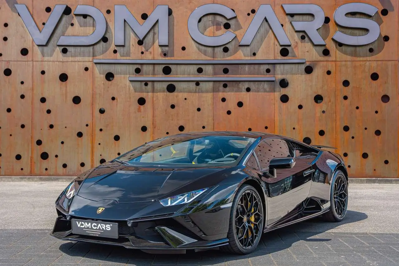 Photo 1 : Lamborghini Huracan 2024 Petrol