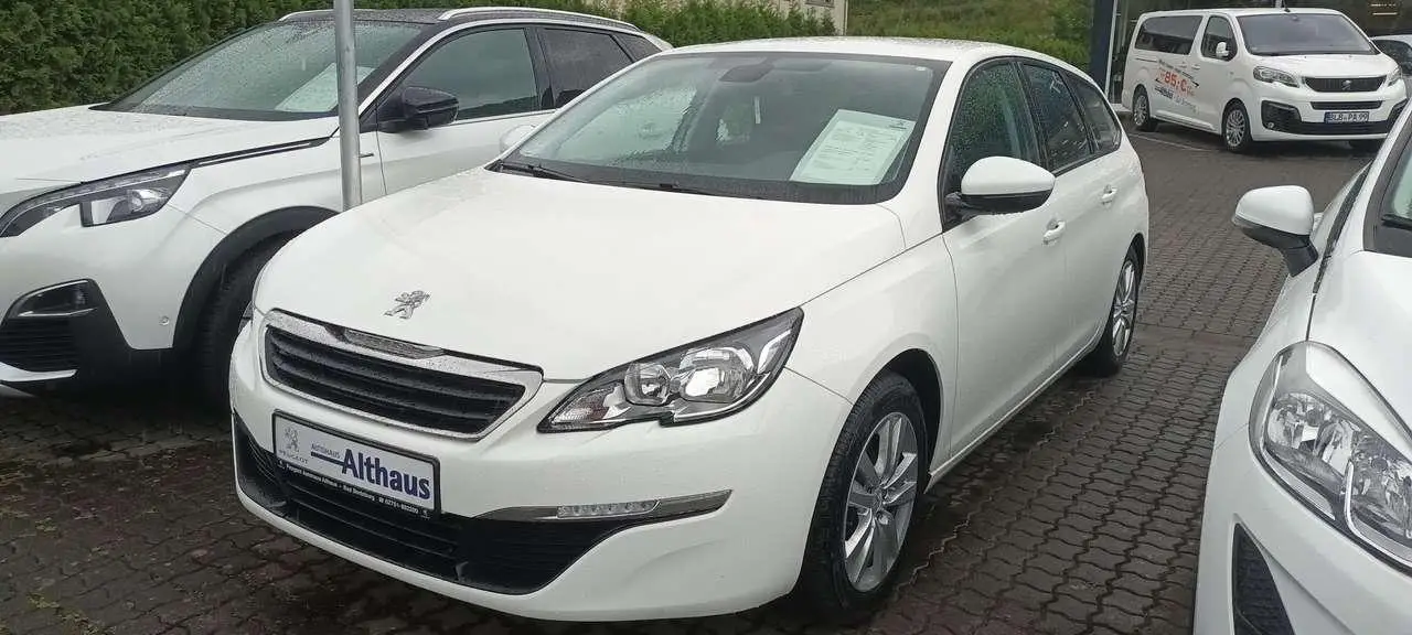 Photo 1 : Peugeot 308 2015 Petrol