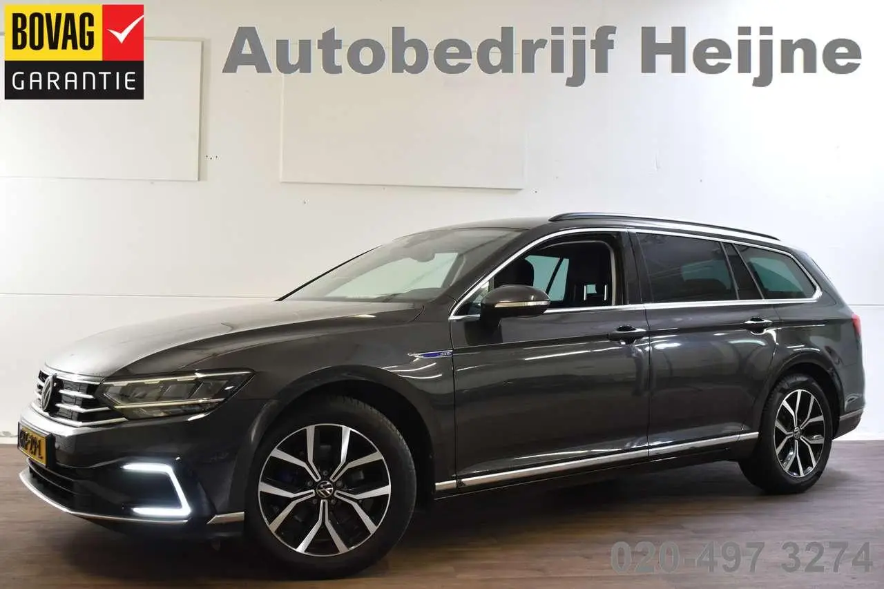 Photo 1 : Volkswagen Passat 2021 Hybrid