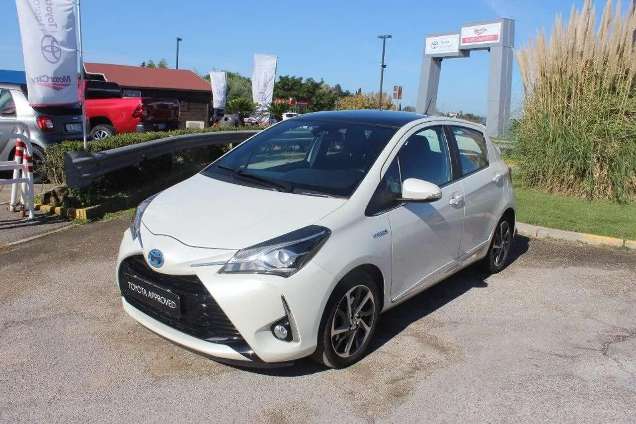 Photo 1 : Toyota Yaris 2017 Hybride