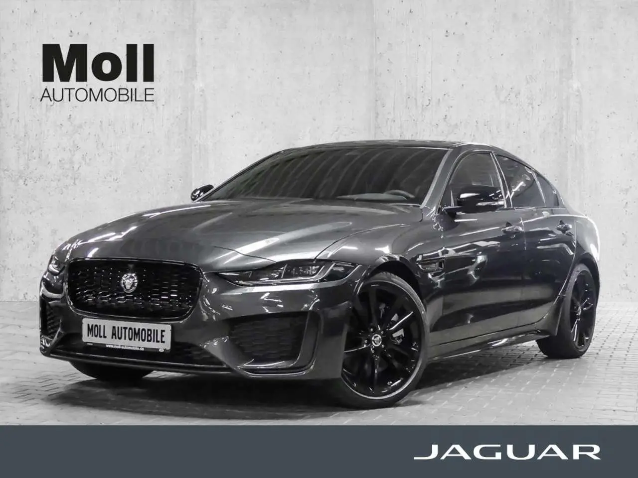 Photo 1 : Jaguar Xe 2024 Petrol