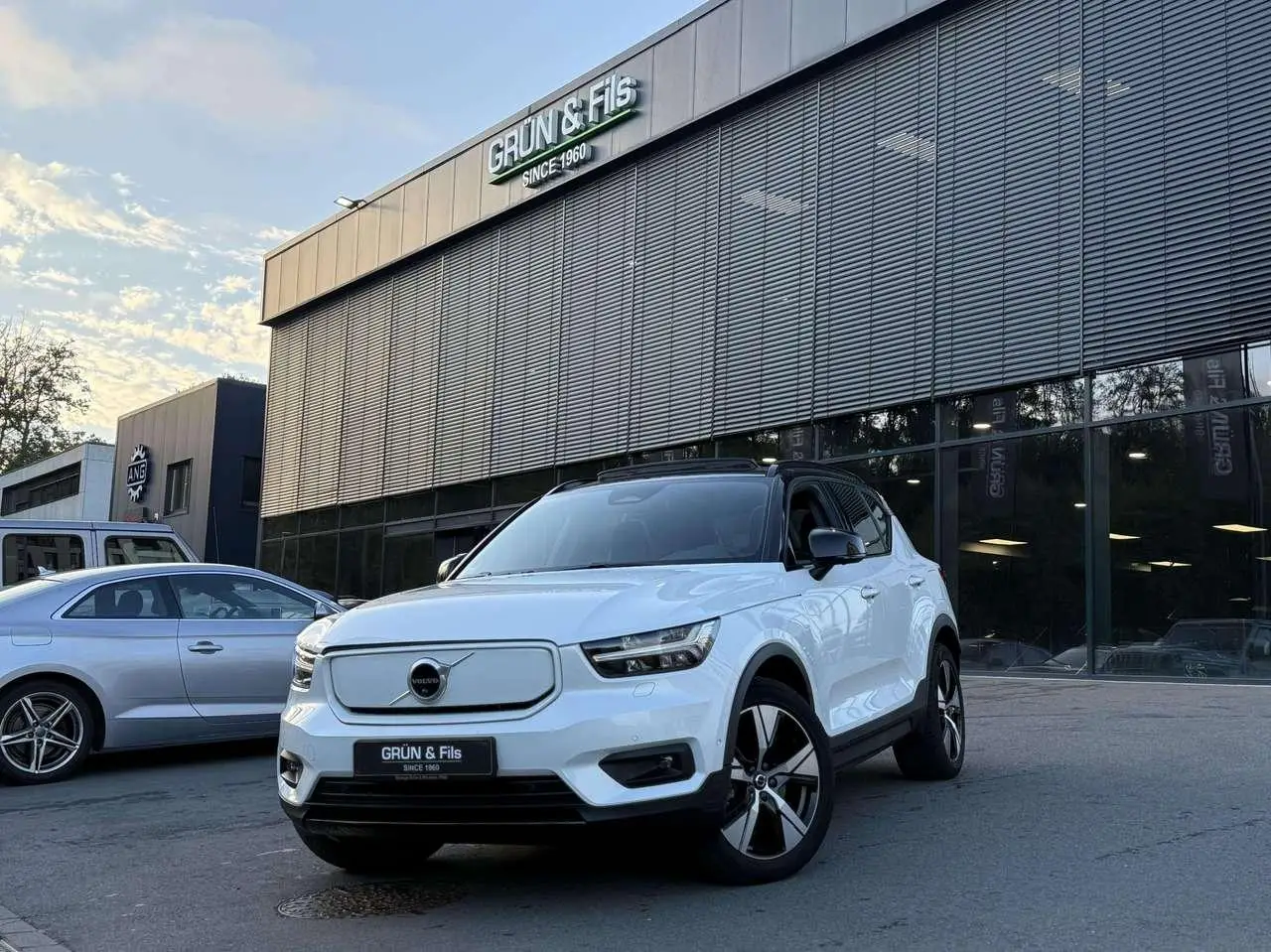 Photo 1 : Volvo Xc40 2021 Electric