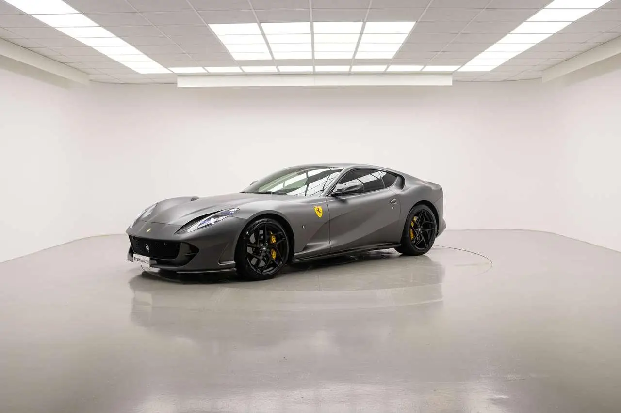 Photo 1 : Ferrari 812 2018 Petrol