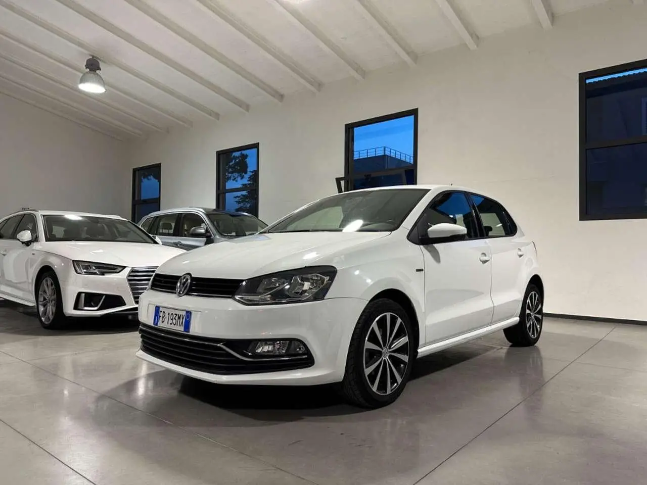 Photo 1 : Volkswagen Polo 2016 Petrol