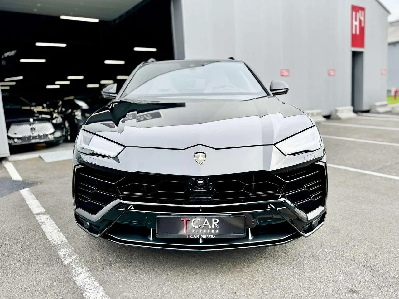 Photo 1 : Lamborghini Urus 2020 Petrol