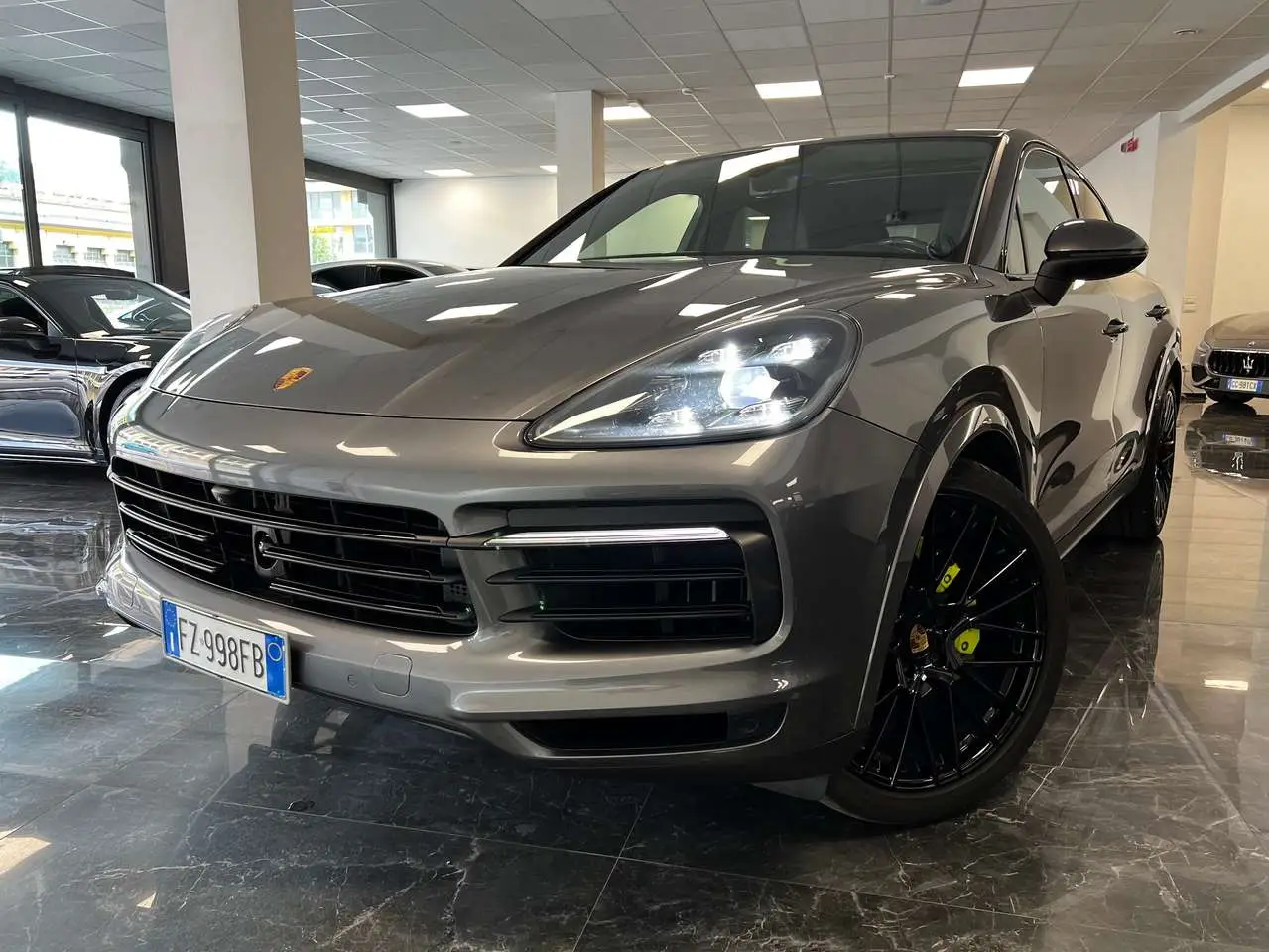 Photo 1 : Porsche Cayenne 2020 Petrol