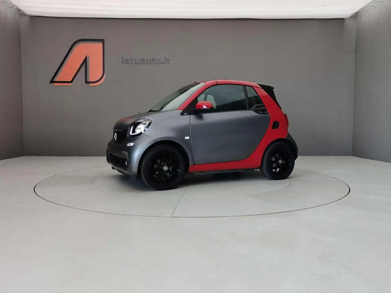 Photo 1 : Smart Fortwo 2018 Petrol