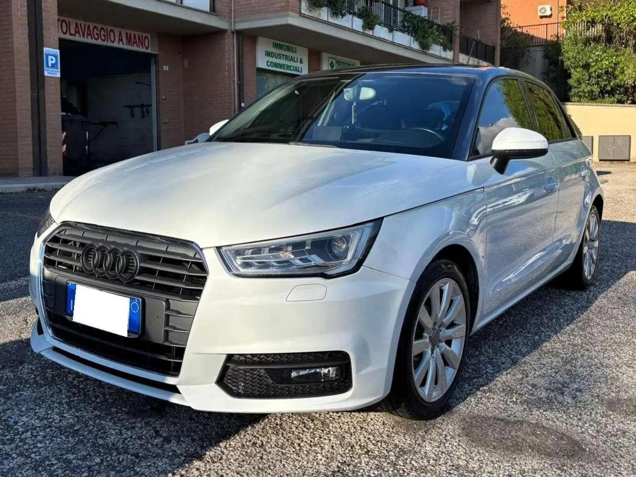 Photo 1 : Audi A1 2016 Petrol