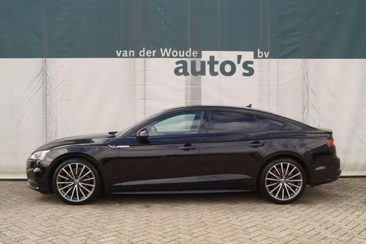 Photo 1 : Audi A5 2017 Petrol