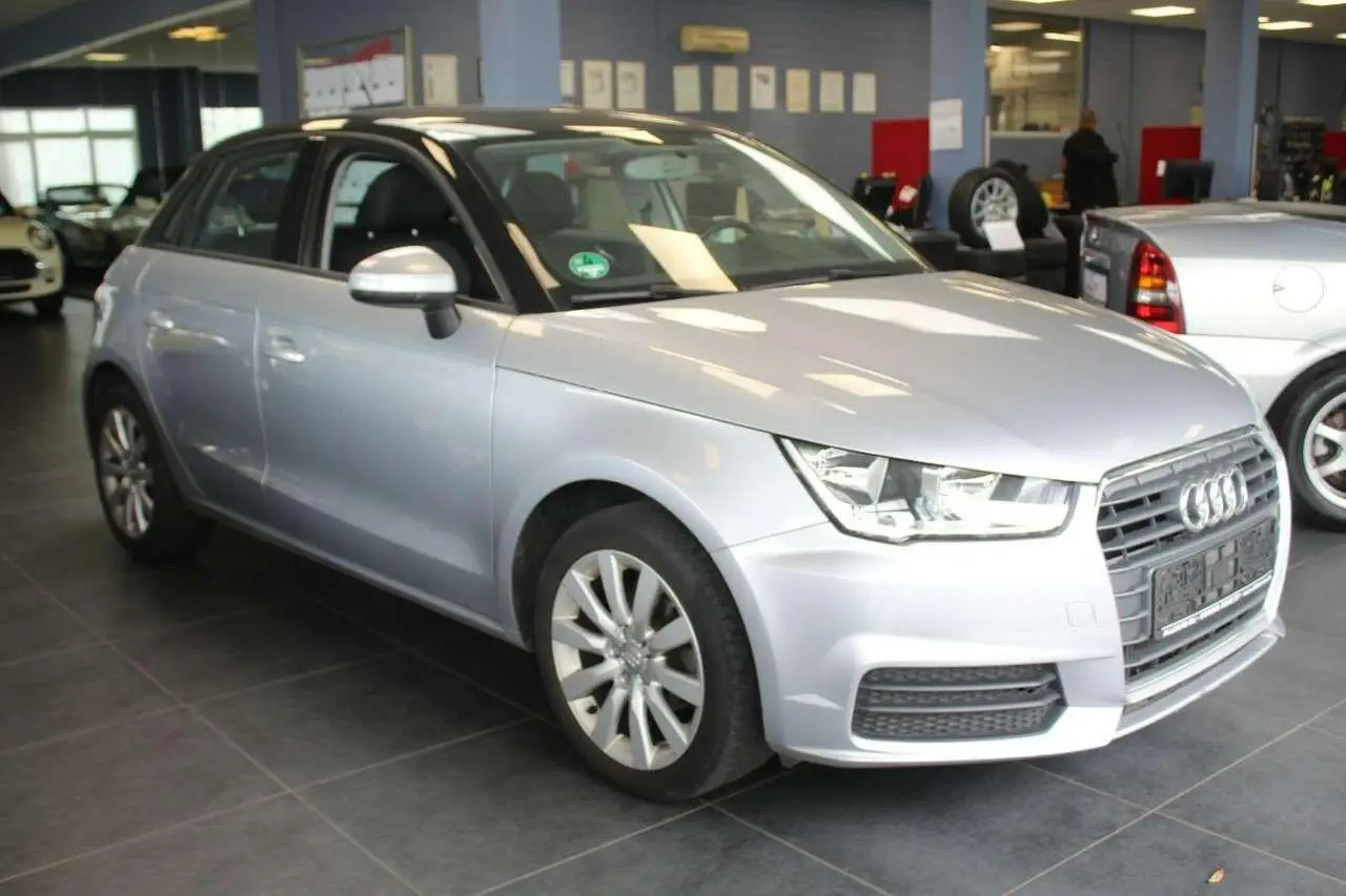 Photo 1 : Audi A1 2017 Petrol