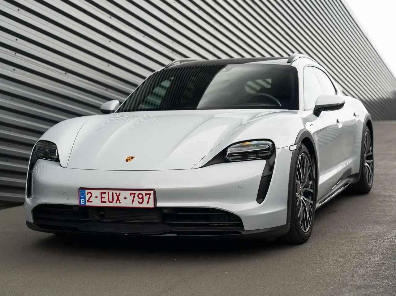 Photo 1 : Porsche Taycan 2024 Electric