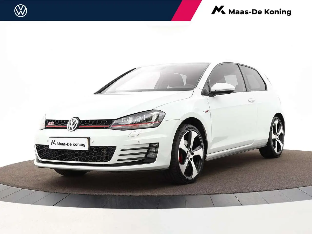 Photo 1 : Volkswagen Golf 2015 Petrol