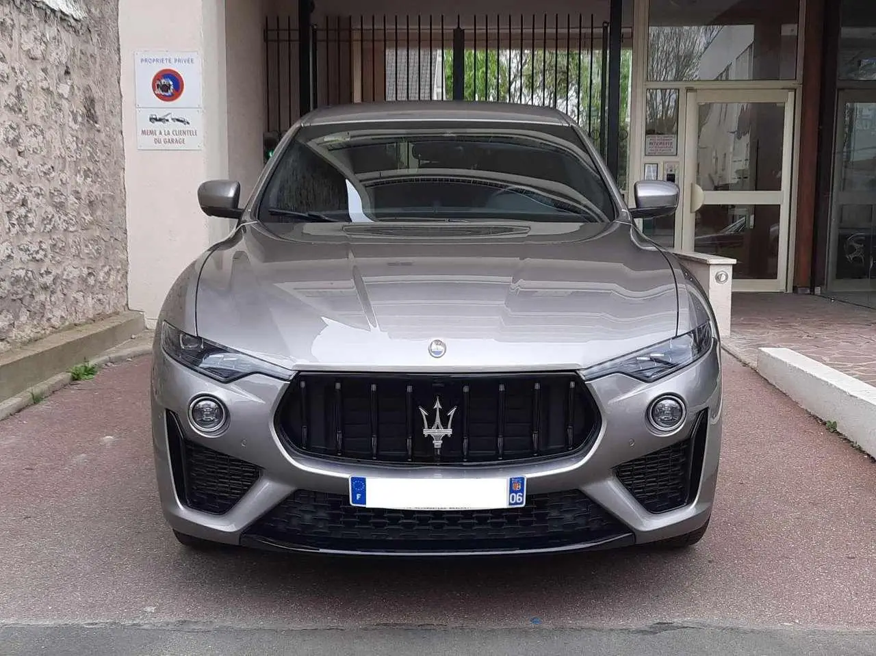 Photo 1 : Maserati Levante 2021 Essence