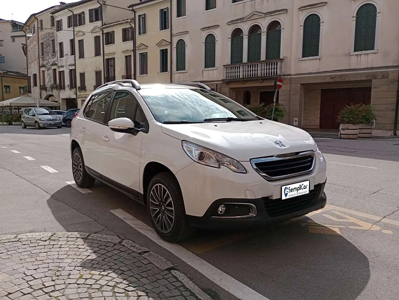 Photo 1 : Peugeot 2008 2015 Petrol