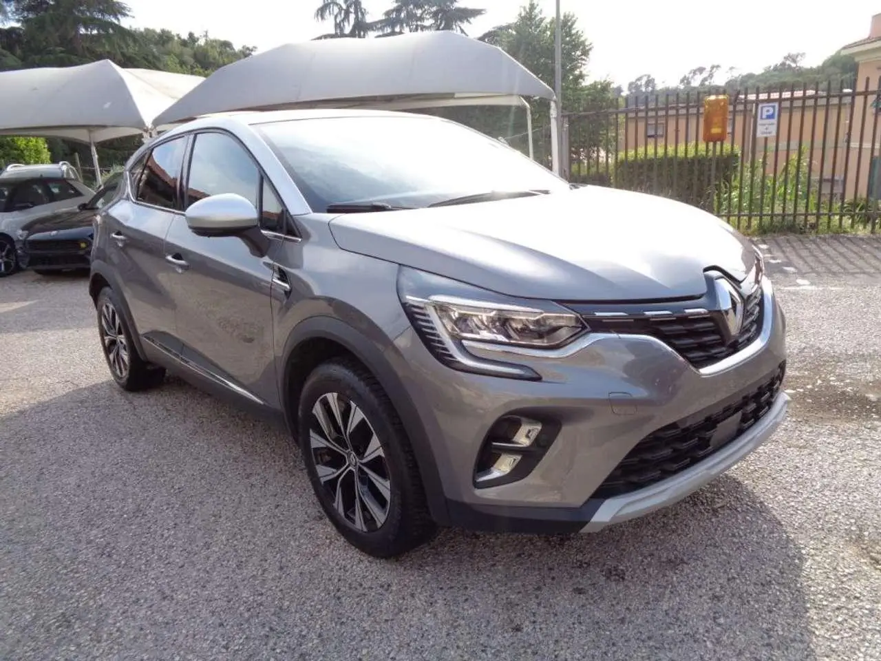 Photo 1 : Renault Captur 2023 Petrol