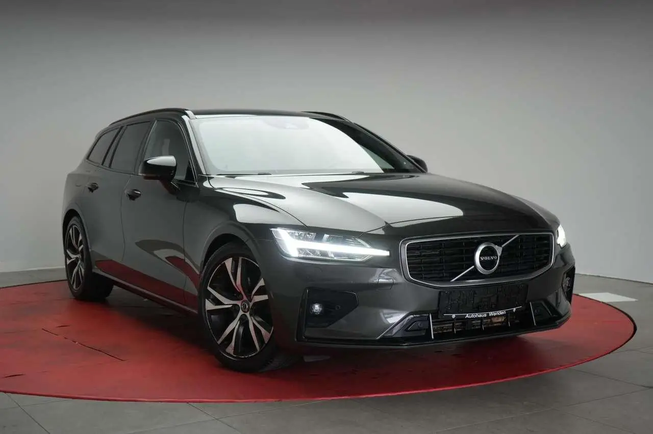 Photo 1 : Volvo V60 2020 Petrol