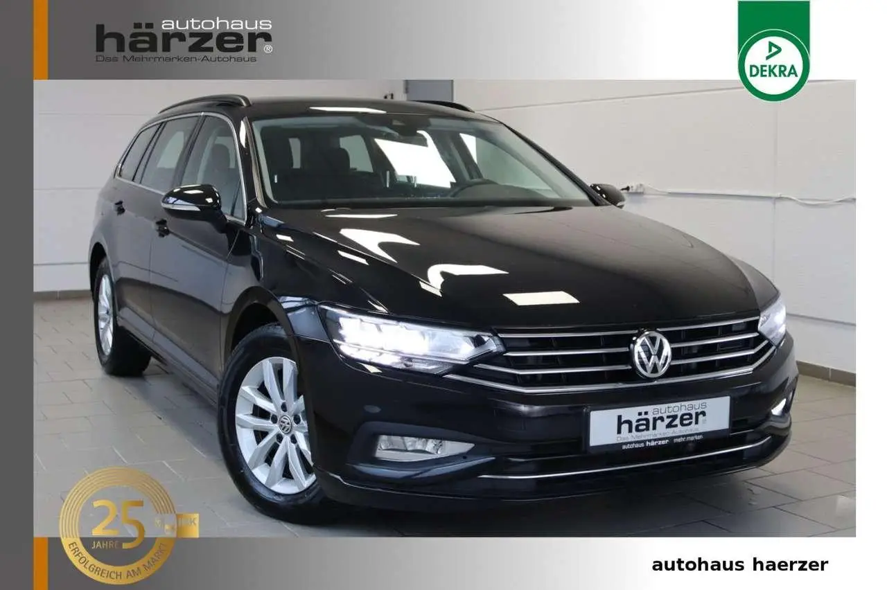 Photo 1 : Volkswagen Passat 2020 Petrol