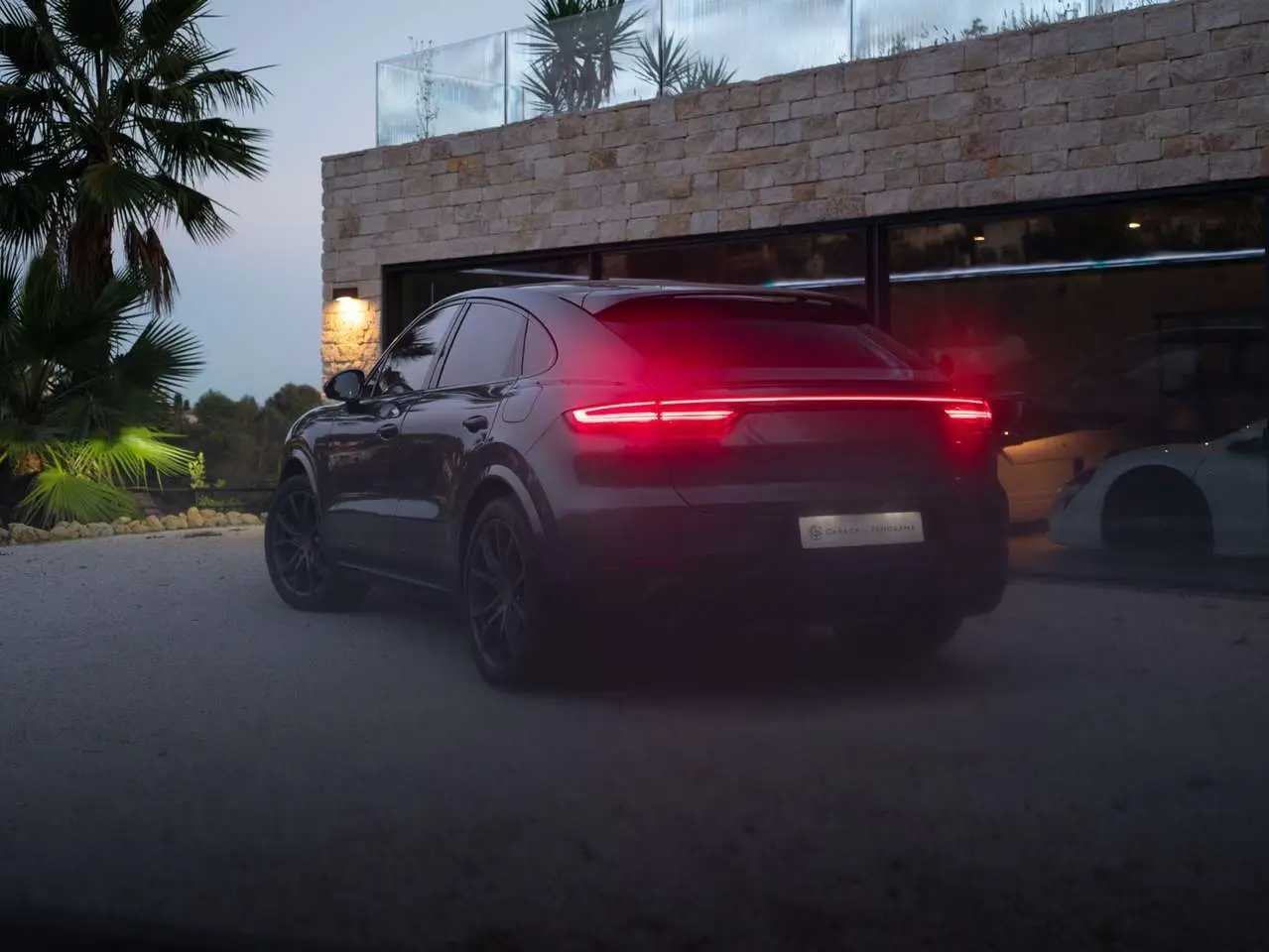 Photo 1 : Porsche Cayenne 2022 Others