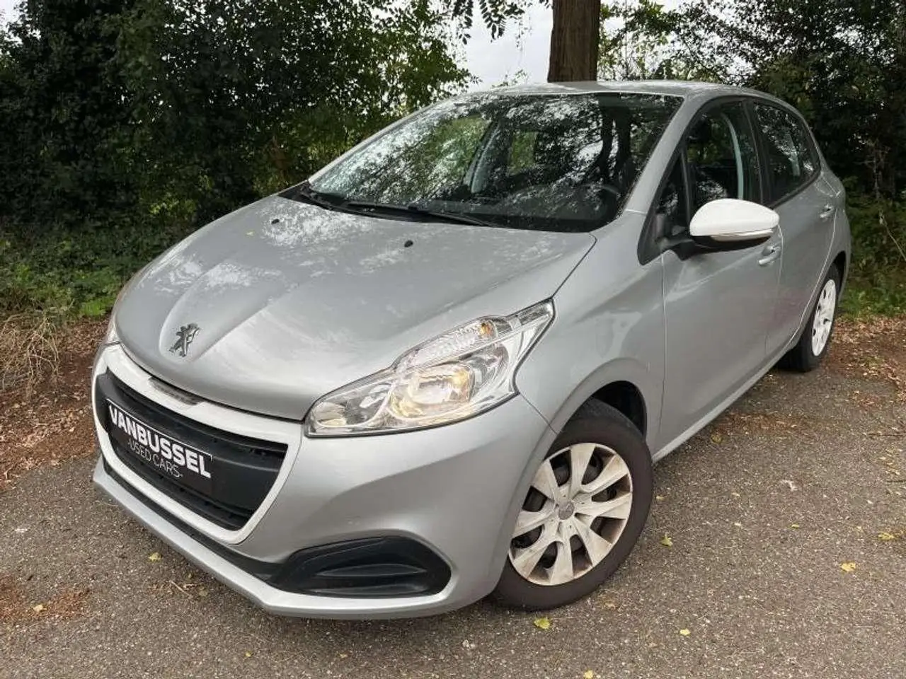 Photo 1 : Peugeot 208 2016 Petrol