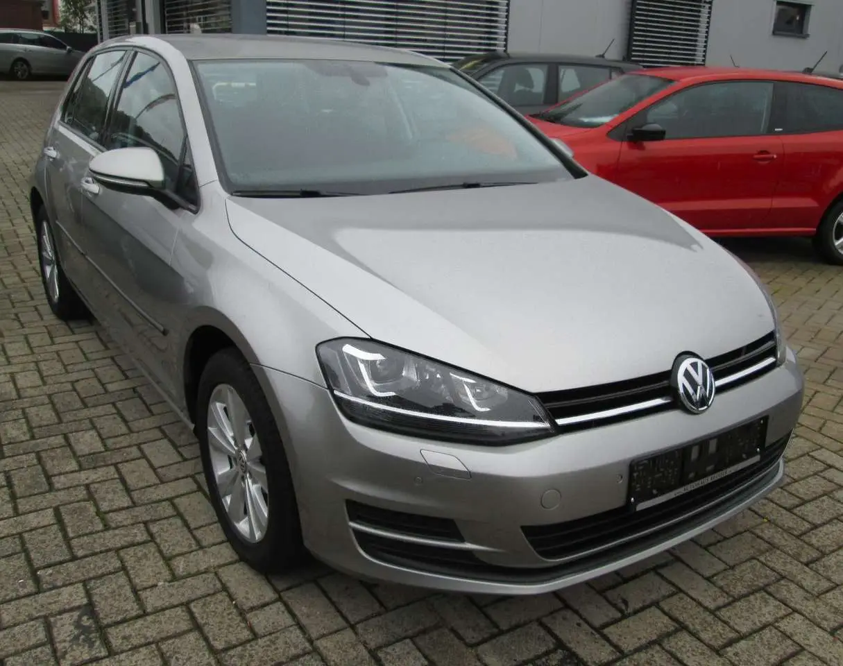 Photo 1 : Volkswagen Golf 2016 Petrol