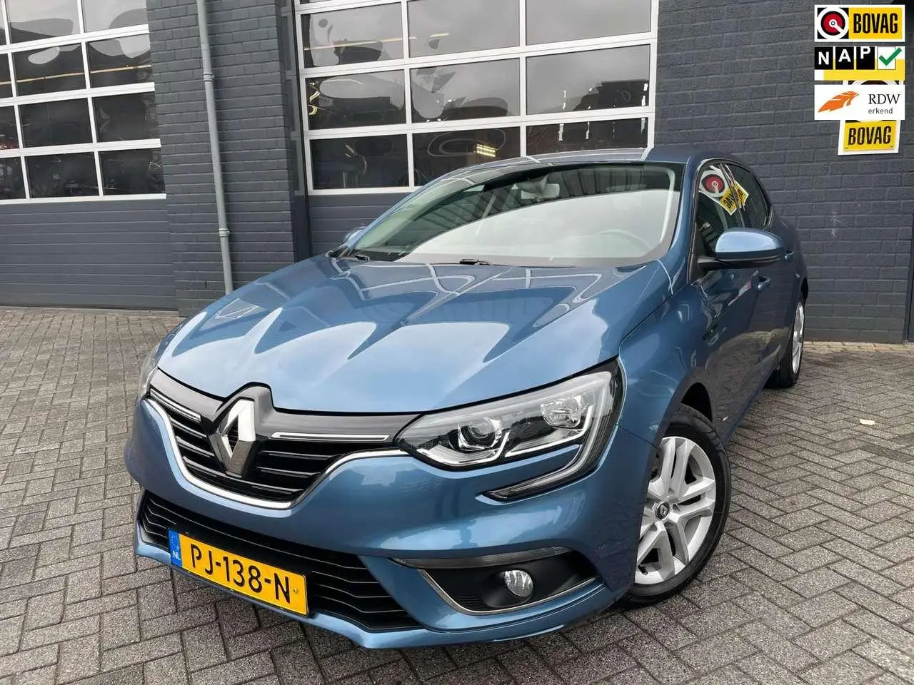 Photo 1 : Renault Megane 2017 Petrol