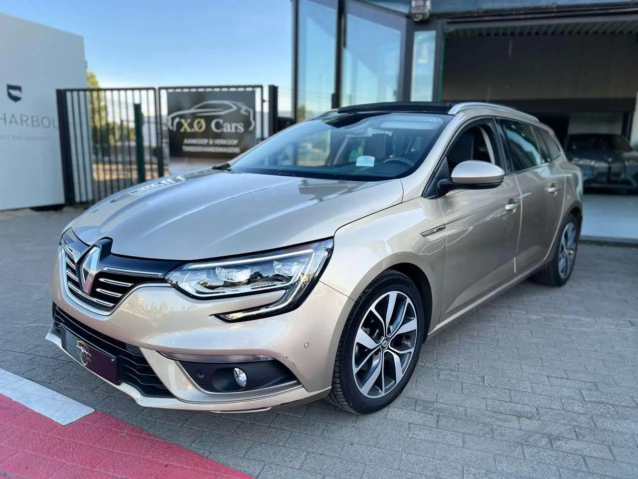 Photo 1 : Renault Megane 2017 Petrol