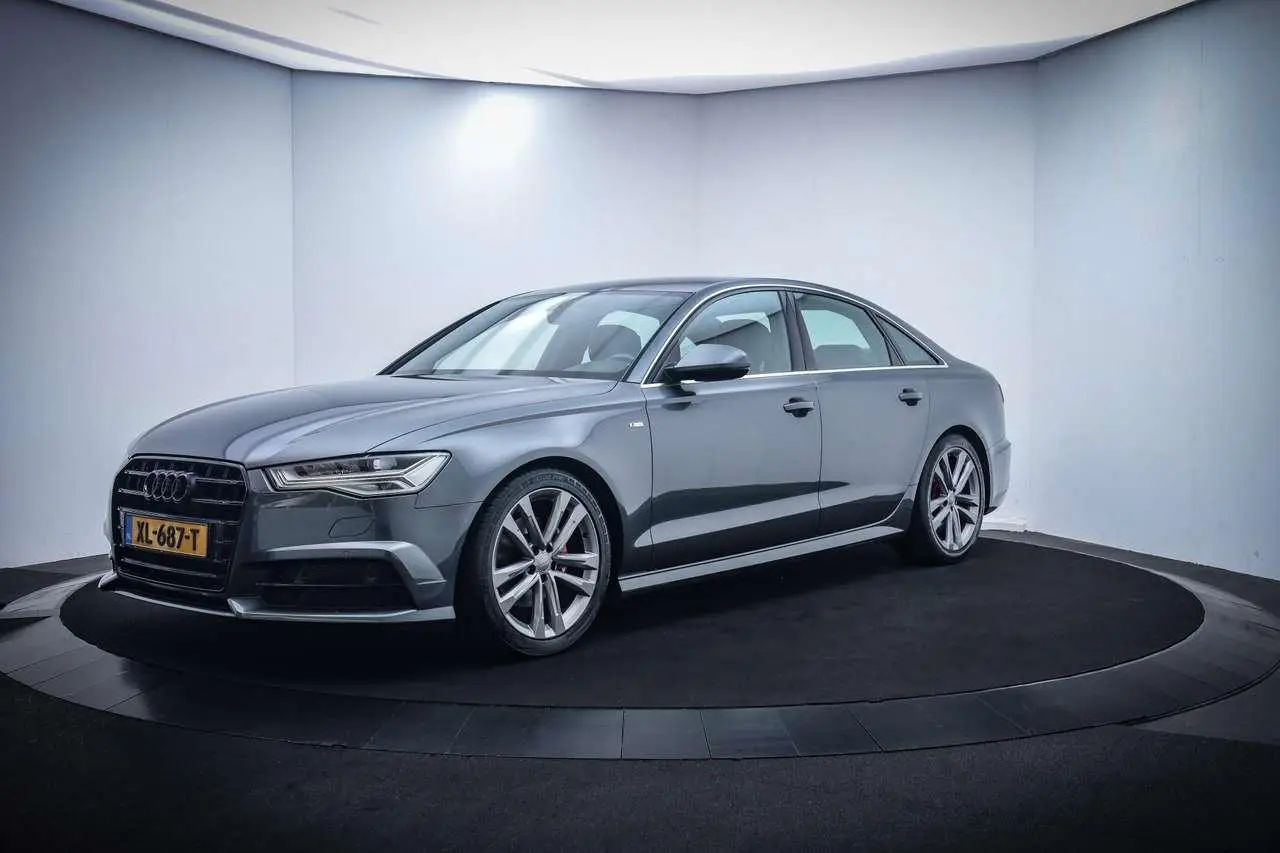 Photo 1 : Audi A6 2019 Essence