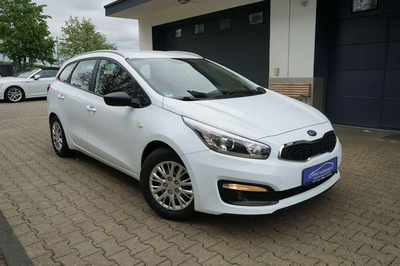 Photo 1 : Kia Ceed 2016 Petrol