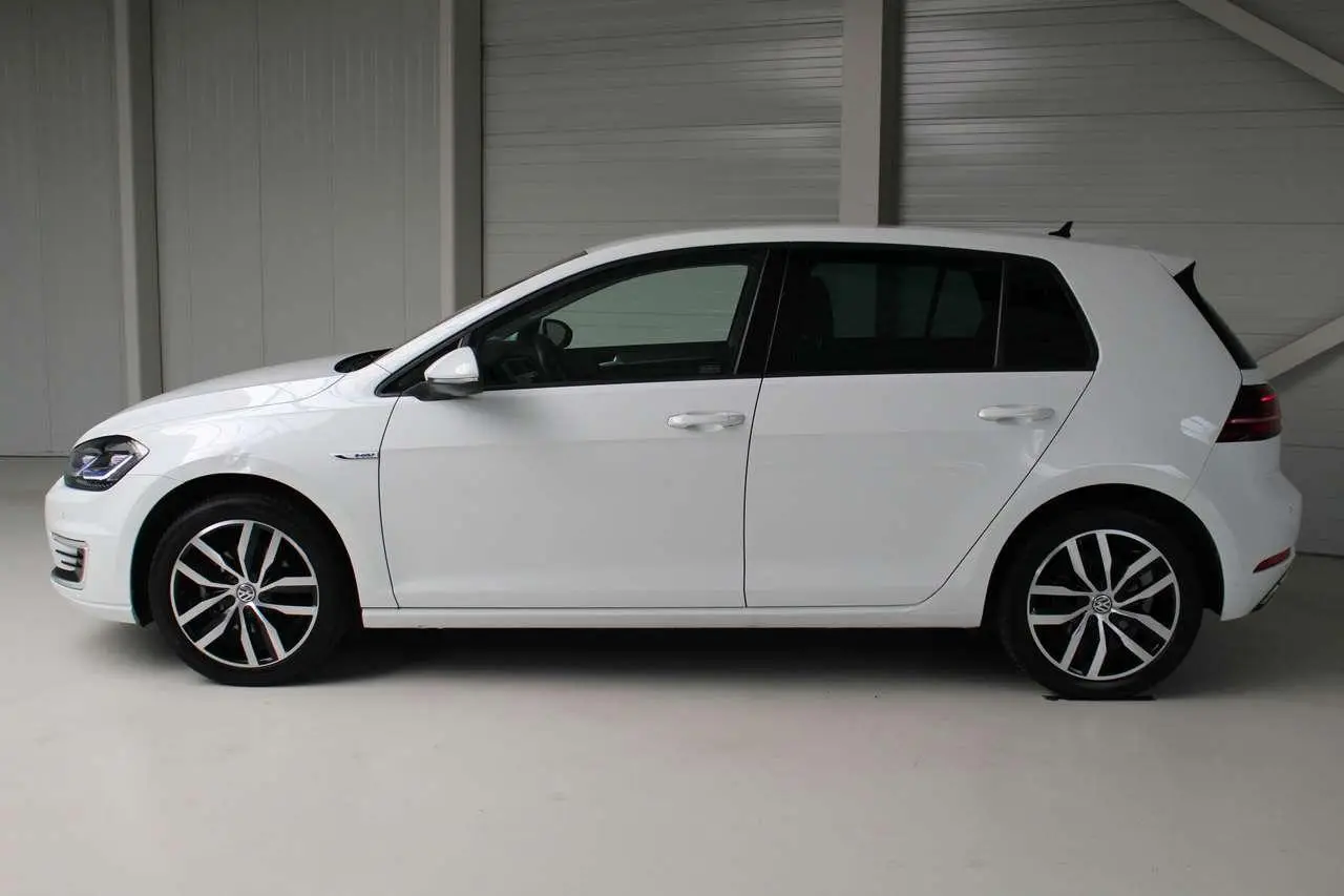 Photo 1 : Volkswagen Golf 2019 Electric