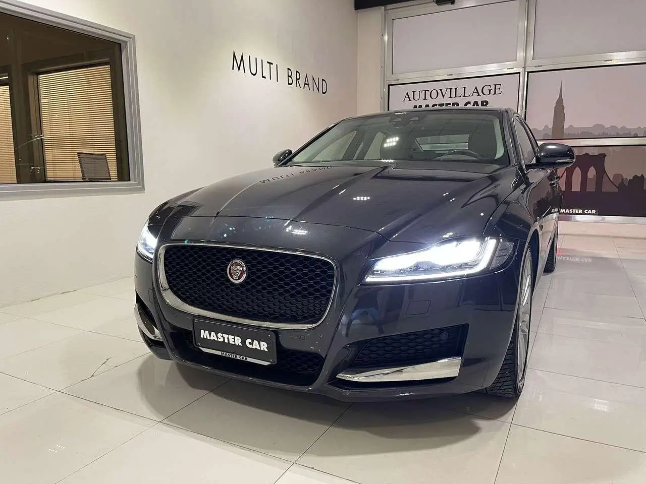 Photo 1 : Jaguar Xf 2016 Diesel