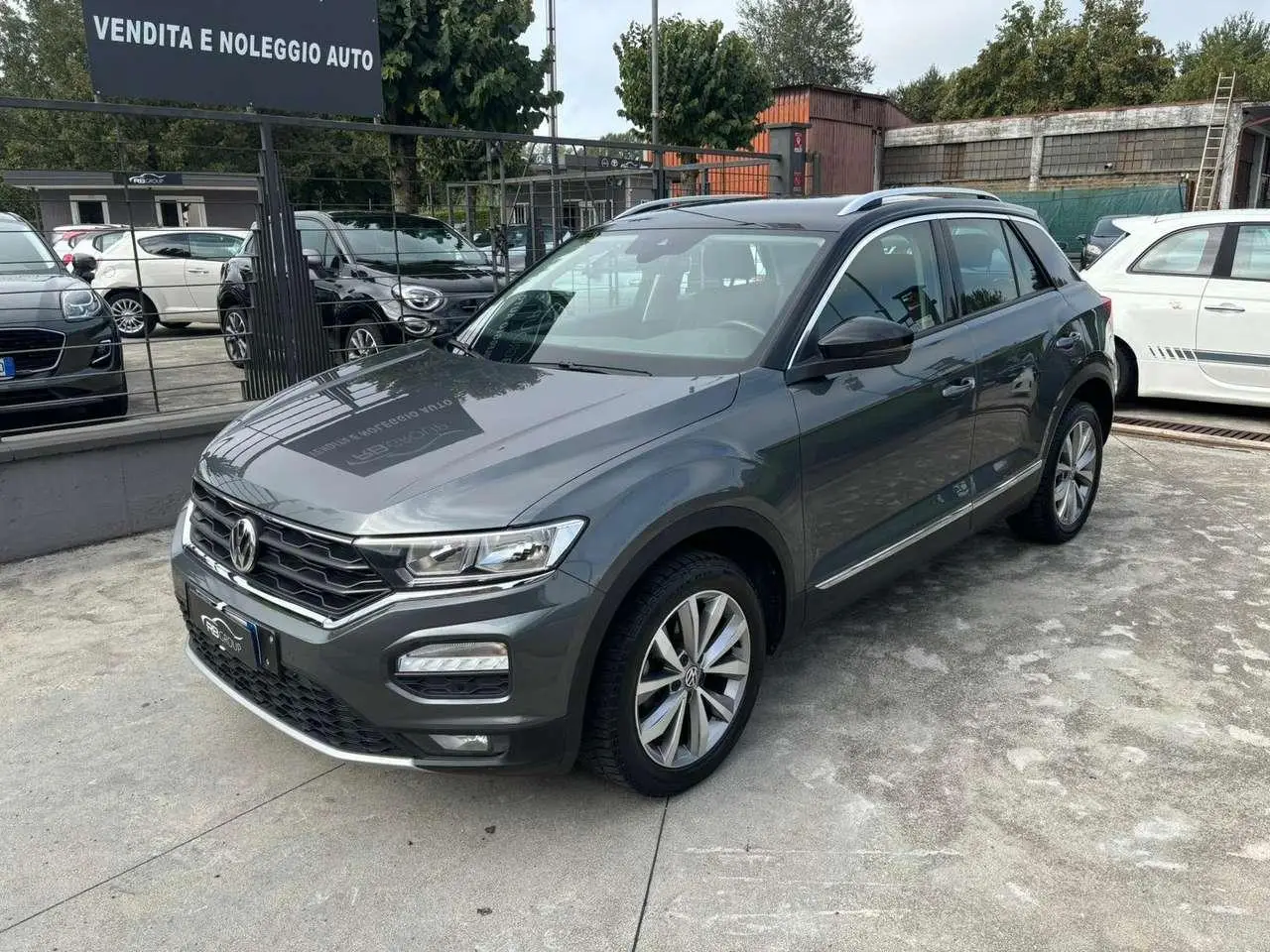 Photo 1 : Volkswagen T-roc 2019 Essence