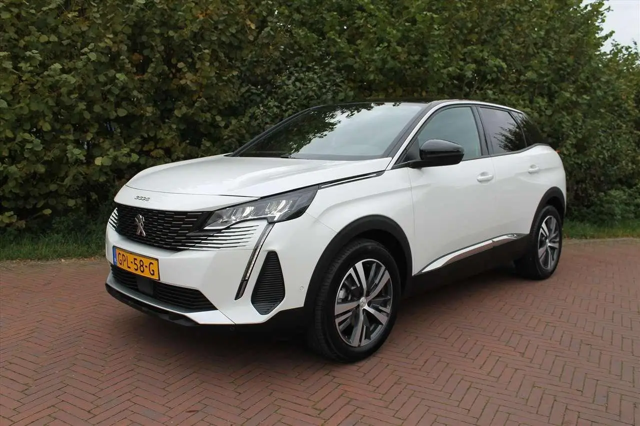 Photo 1 : Peugeot 3008 2023 Essence