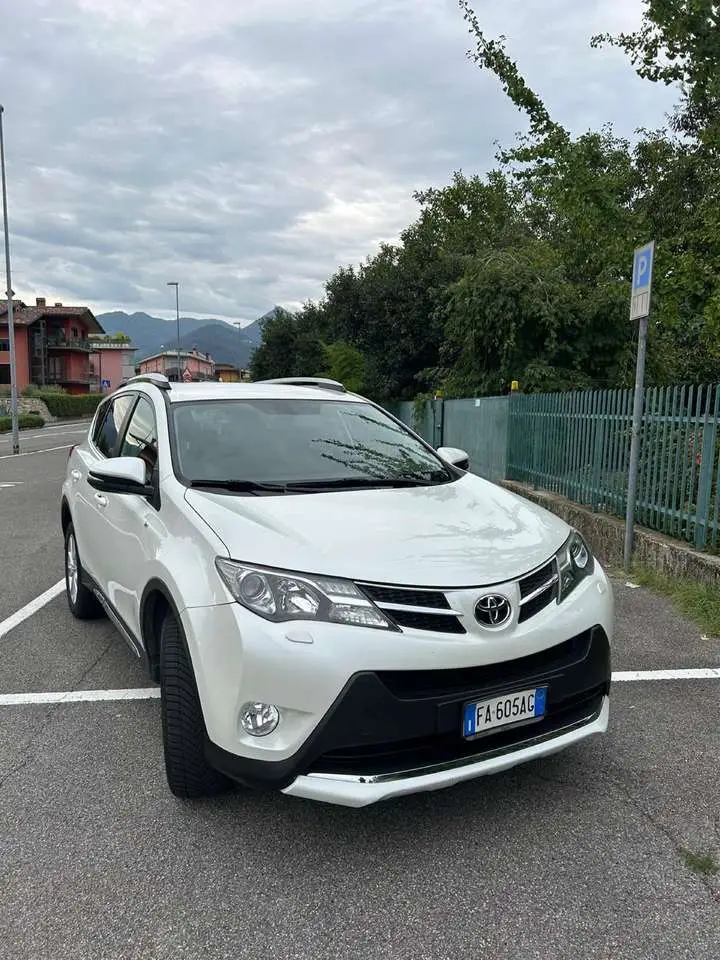 Photo 1 : Toyota Rav4 2015 Diesel