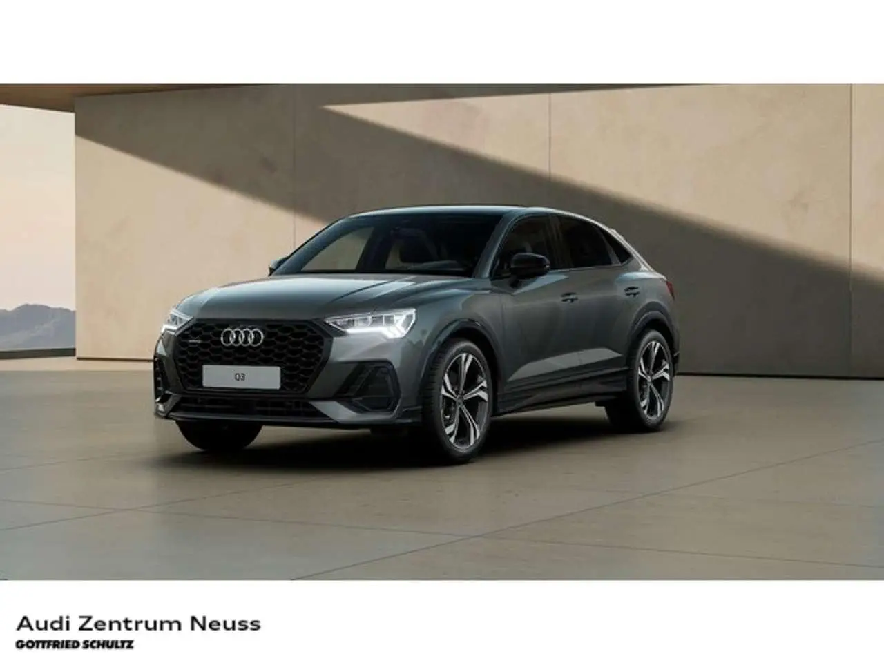 Photo 1 : Audi Q3 2024 Petrol