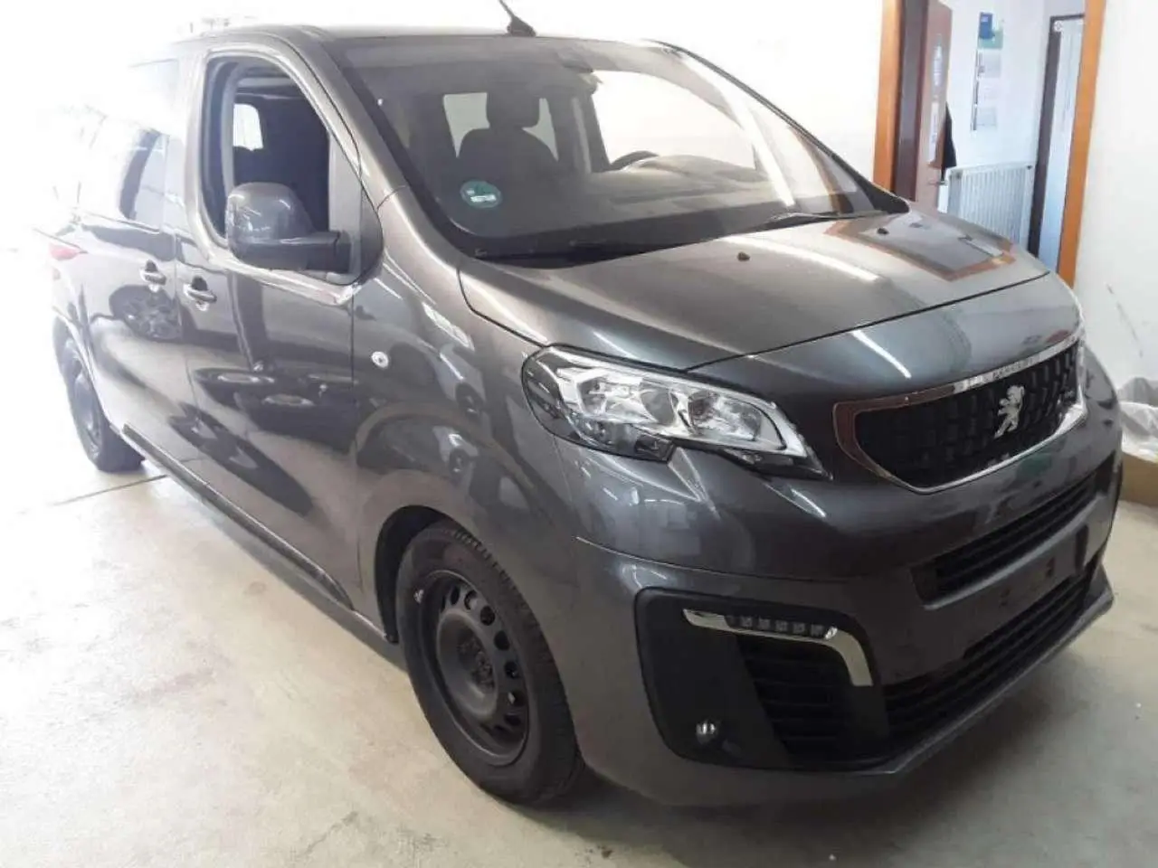 Photo 1 : Peugeot Traveller 2019 Diesel