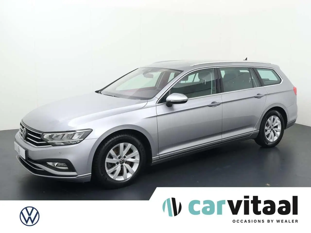 Photo 1 : Volkswagen Passat 2022 Essence