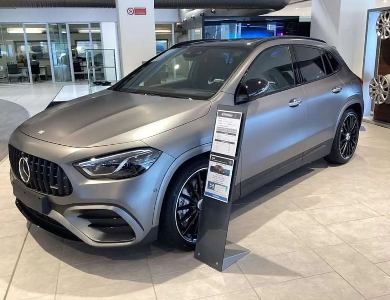 Photo 1 : Mercedes-benz Classe Gla 2024 Petrol