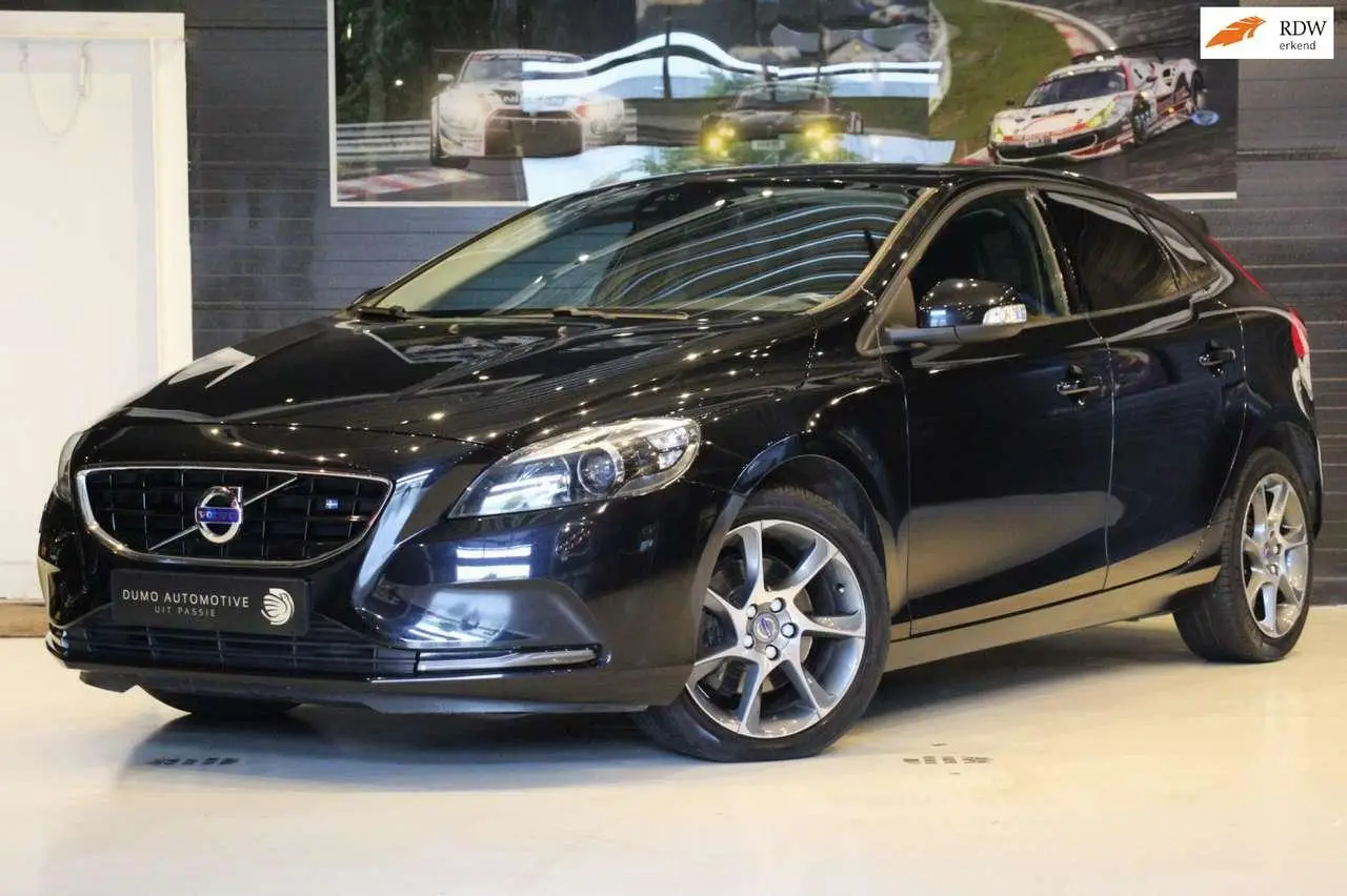 Photo 1 : Volvo V40 2015 Essence