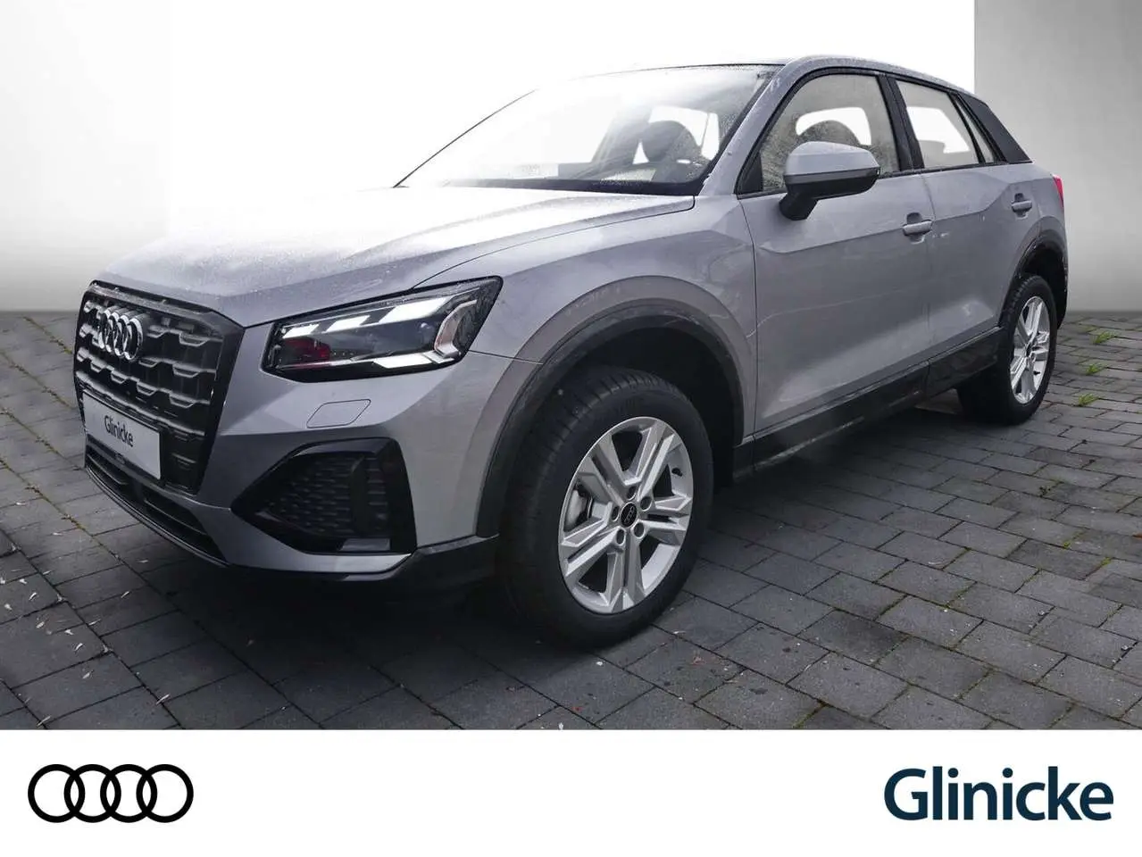 Photo 1 : Audi Q2 2024 Petrol