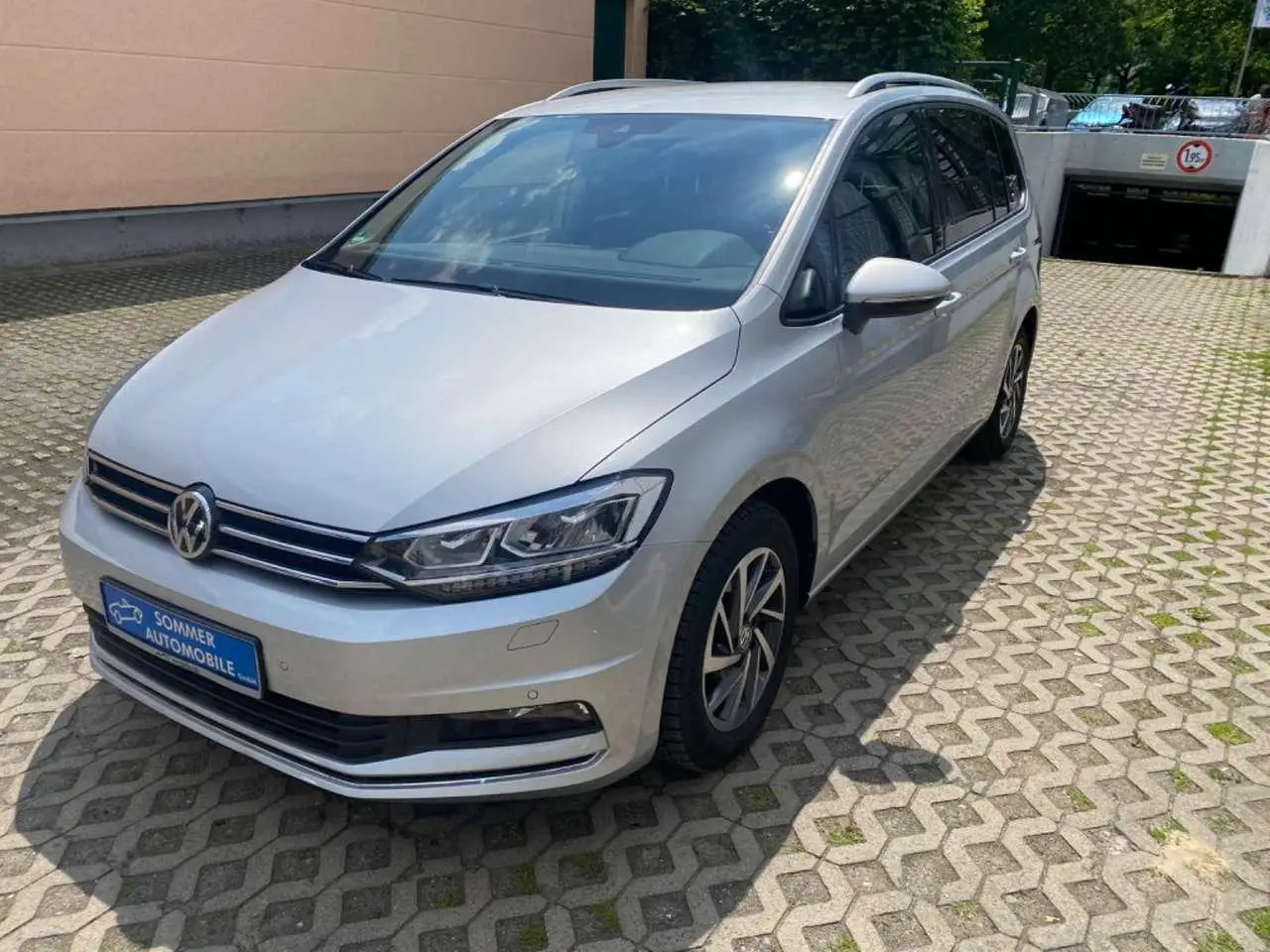 Photo 1 : Volkswagen Touran 2017 Petrol