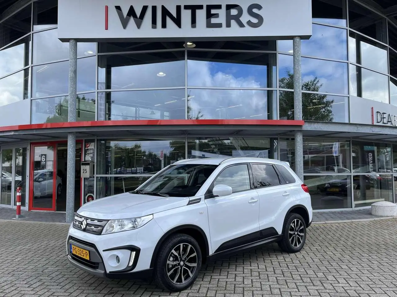 Photo 1 : Suzuki Vitara 2017 Petrol