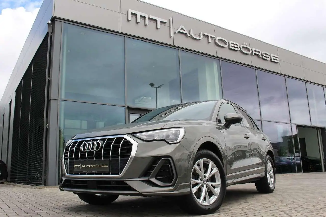 Photo 1 : Audi Q3 2020 Petrol