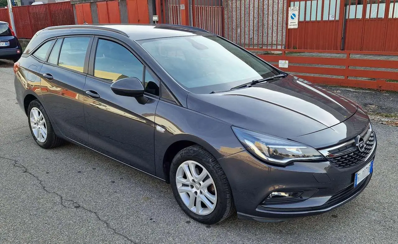 Photo 1 : Opel Astra 2017 Essence